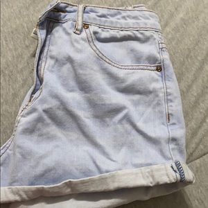 Cuffed high waisted shorts